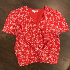 Heartloom - Women’s Red Floral Twist Front Crop